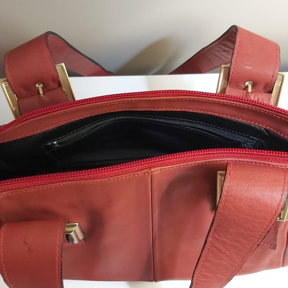 Red handbag - Picture 6 of 8